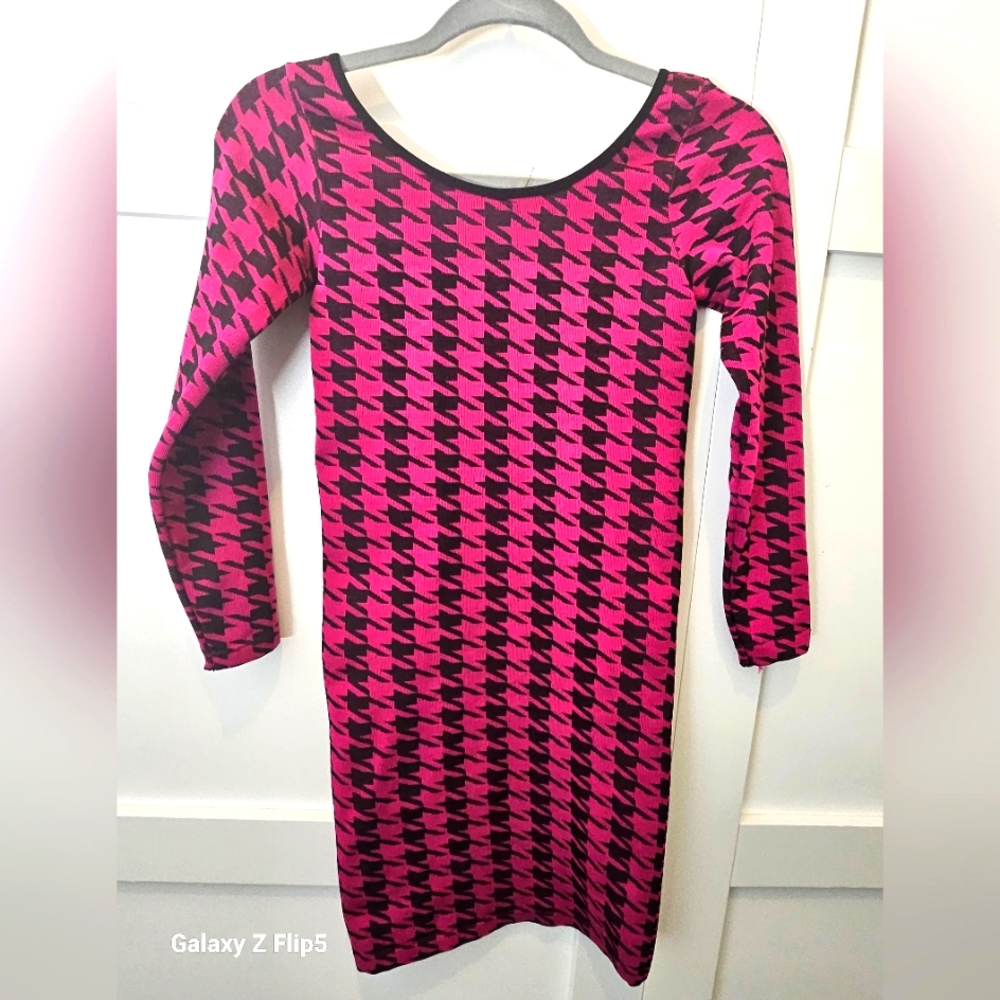 Women's Houndstooth bodycon dress,  SIZE S/M